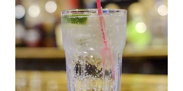 喝蘇打水能降尿酸？真相來了！